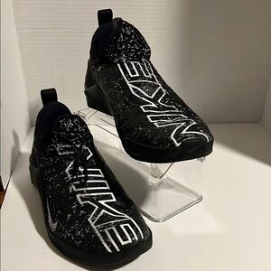 Nike React Metcon
Black White (Women's)